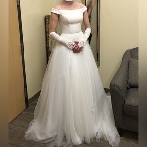 Ivory Off-Shoulder Wedding Gown with Tulle Skirt - size 4